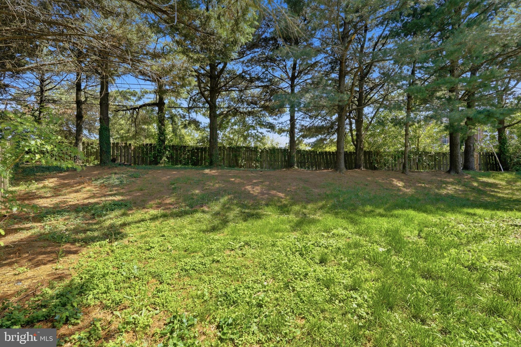 6 BOSTWICK COURT