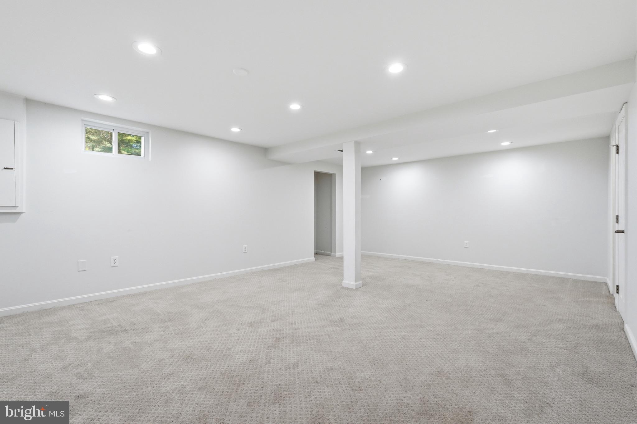 6 BOSTWICK COURT