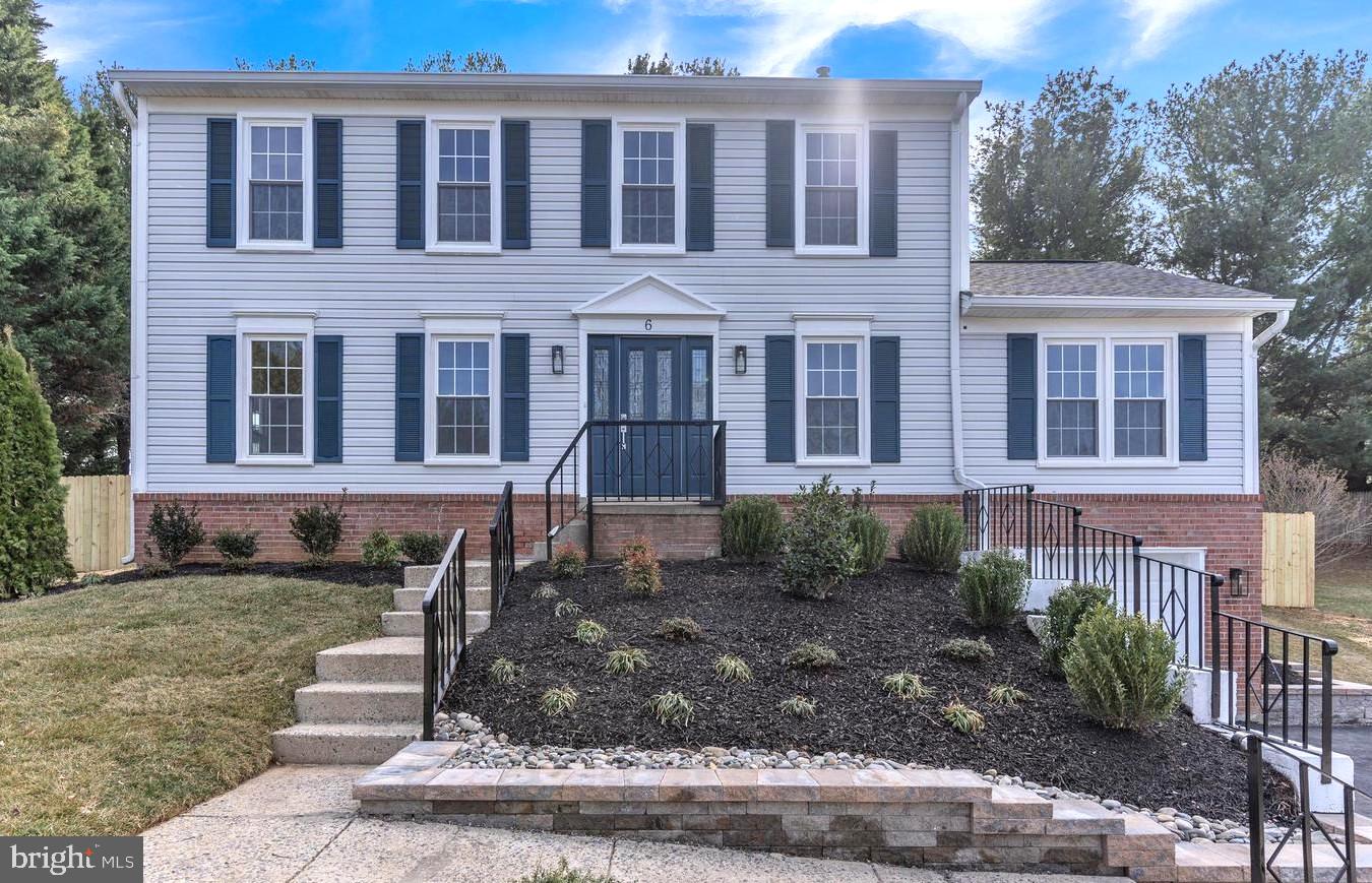 6 BOSTWICK COURT