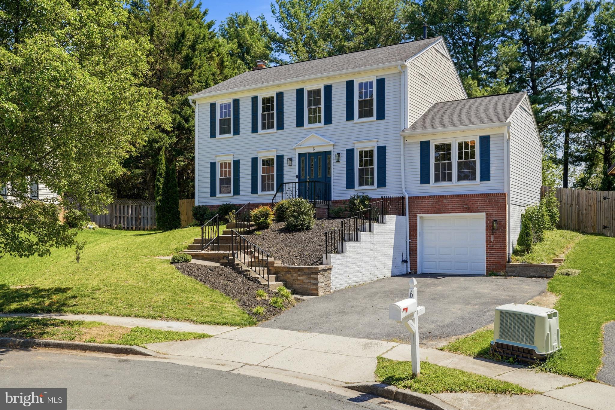 6 BOSTWICK COURT