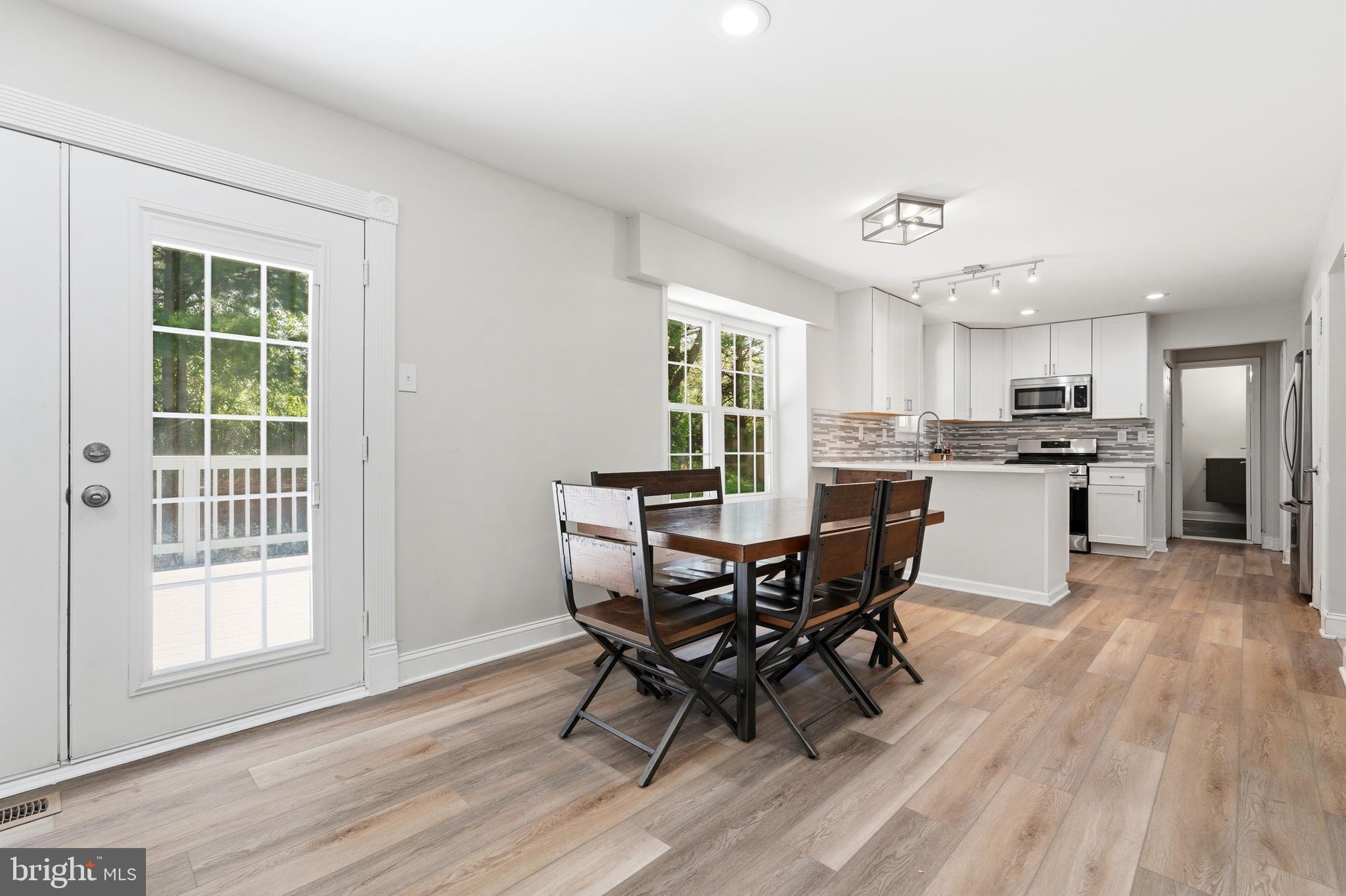 6 BOSTWICK COURT