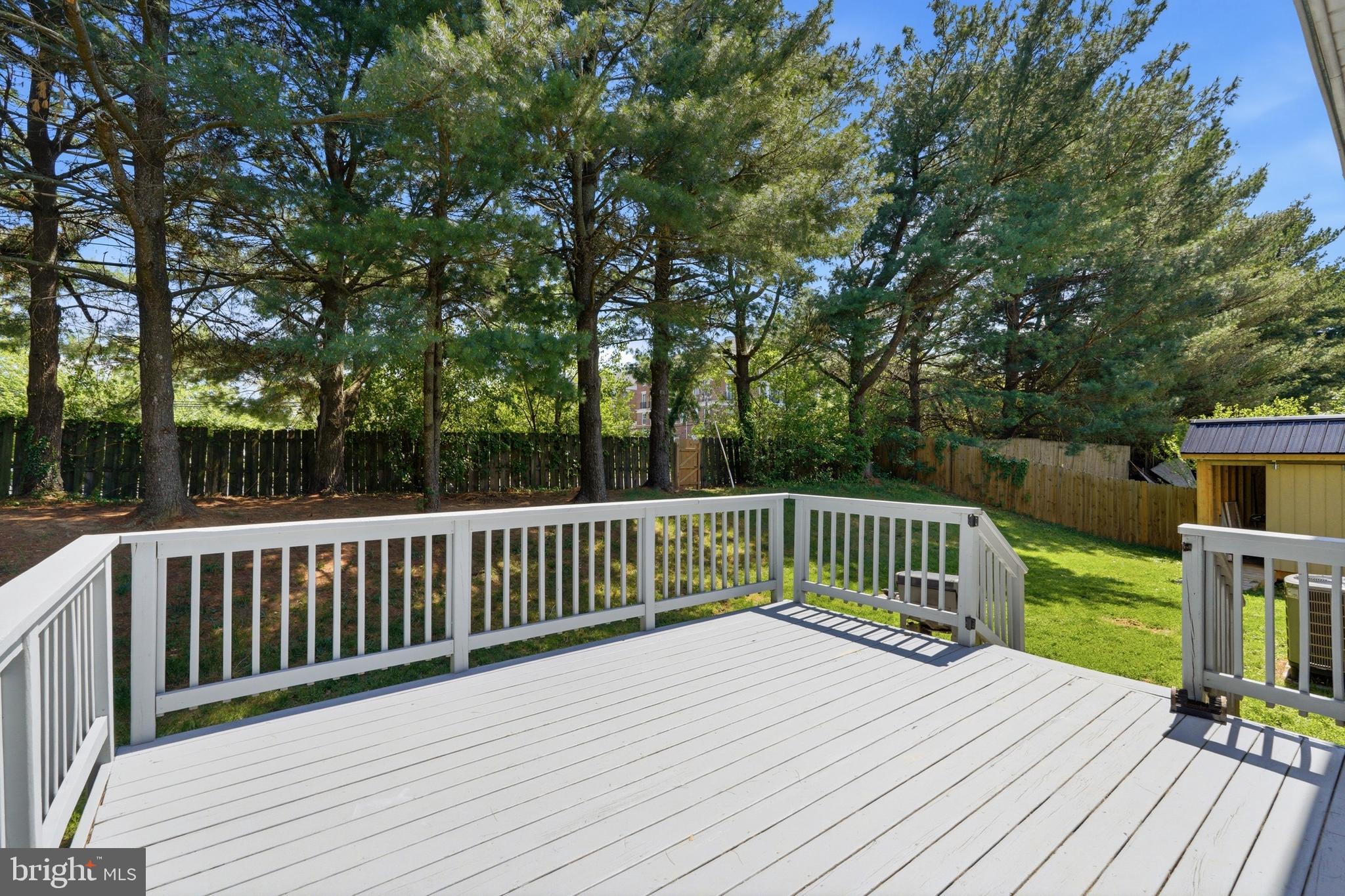 6 BOSTWICK COURT