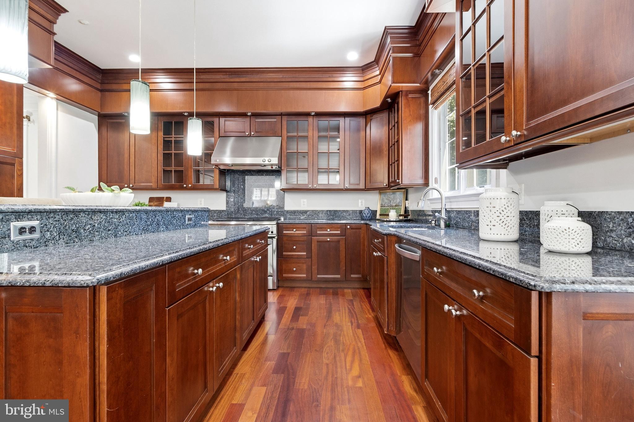 7527 WESTFIELD DRIVE