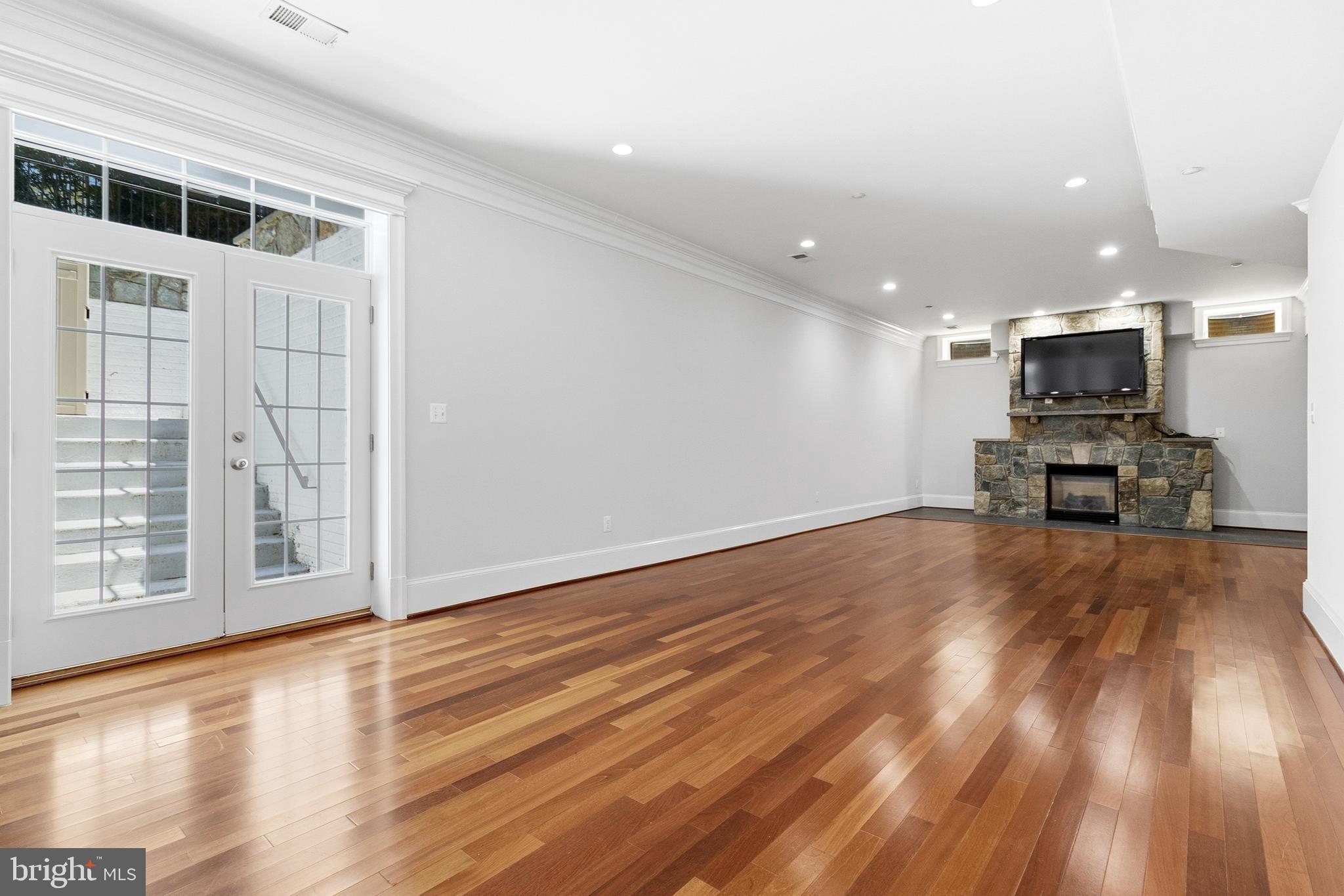 7527 WESTFIELD DRIVE