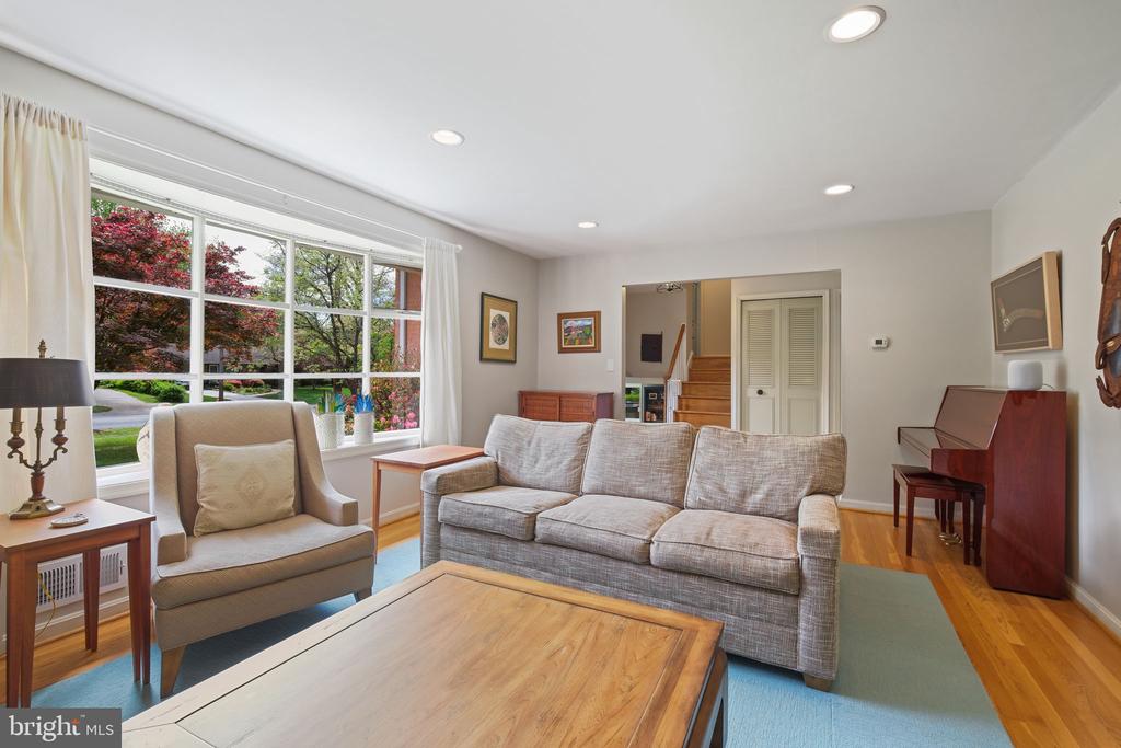 6811 TILDEN LANE