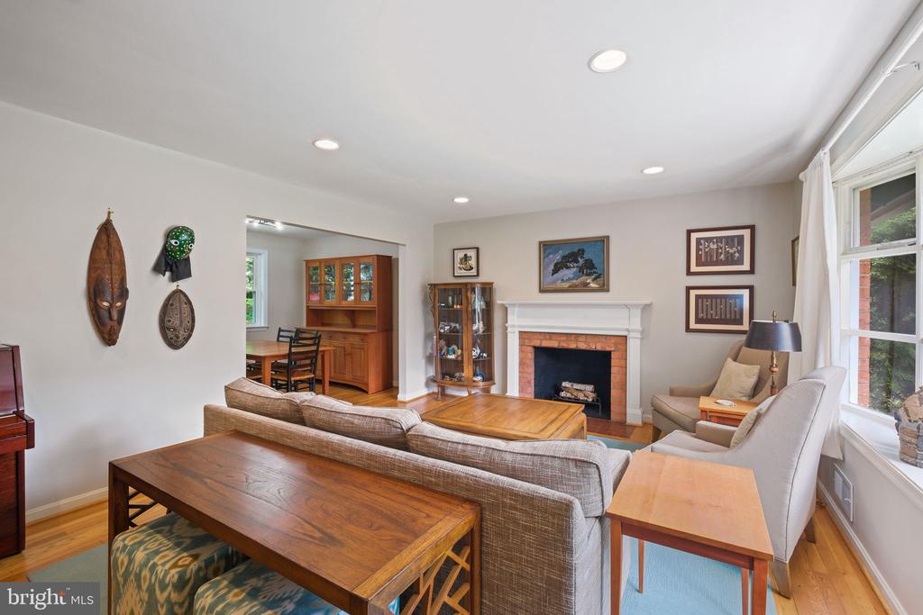 6811 TILDEN LANE