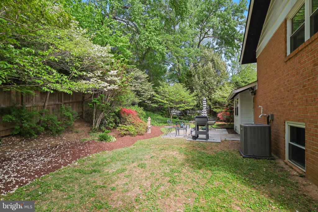 6811 TILDEN LANE