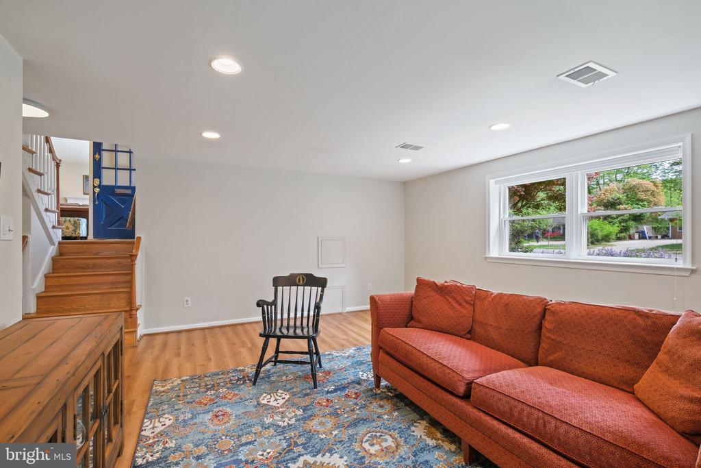 6811 TILDEN LANE