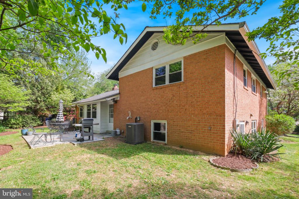 6811 TILDEN LANE