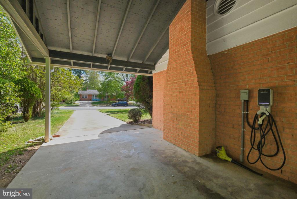 6811 TILDEN LANE