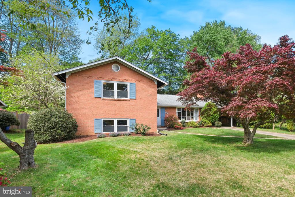 6811 TILDEN LANE