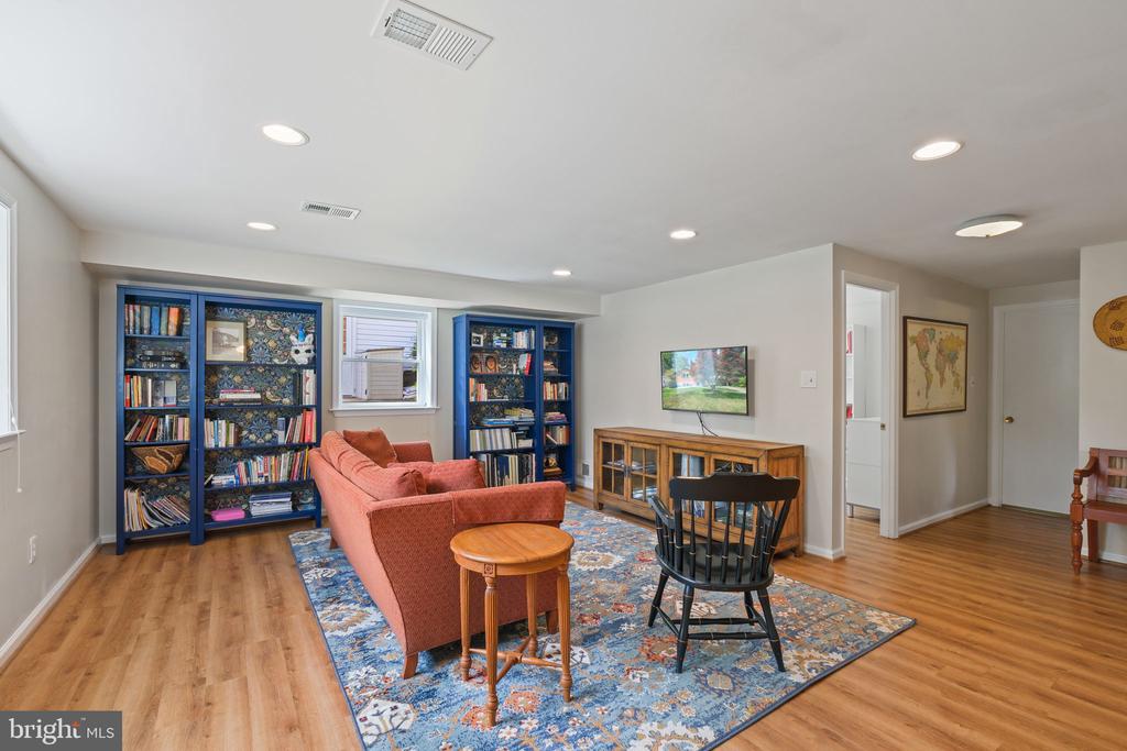 6811 TILDEN LANE