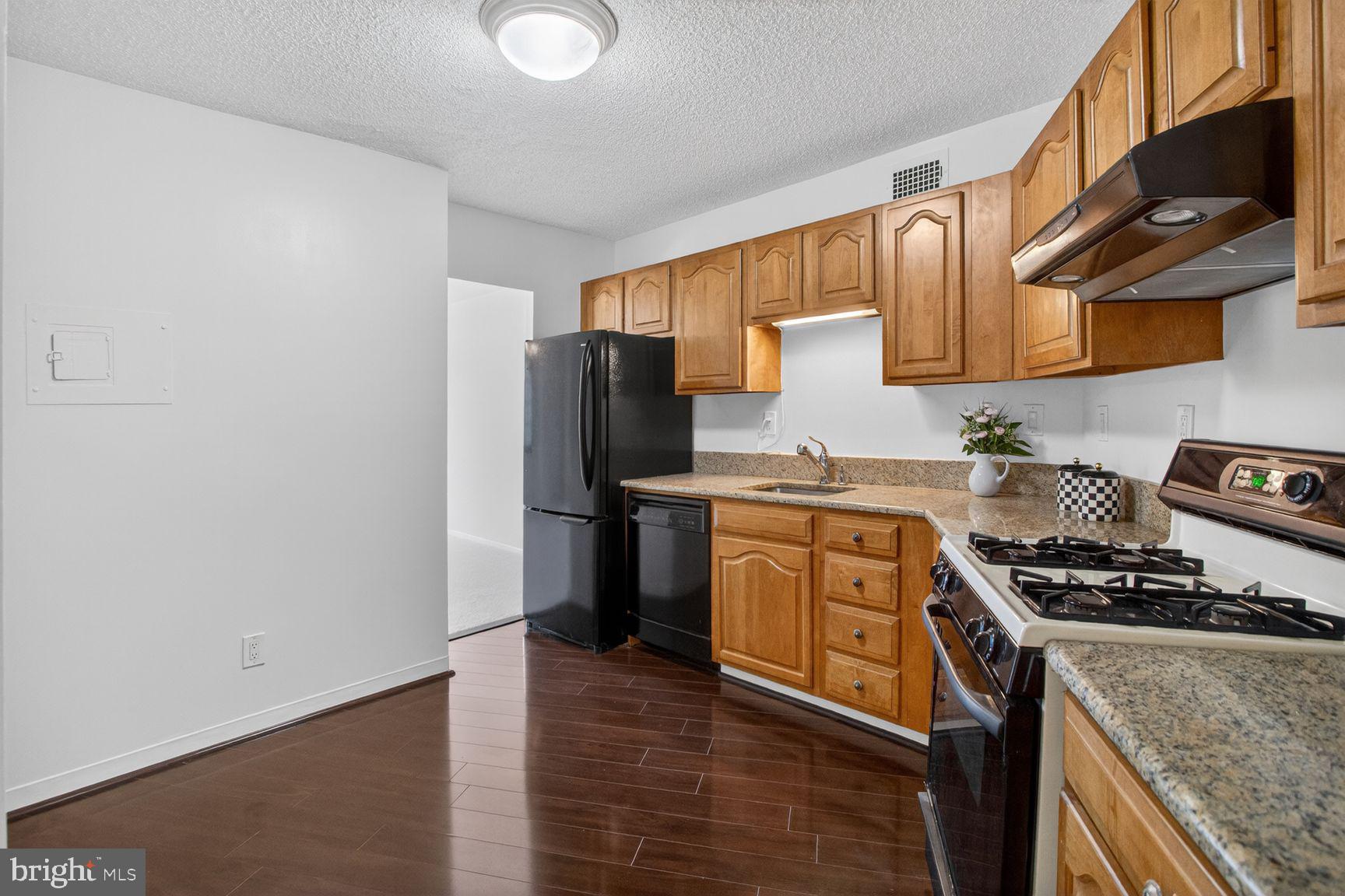 5225 POOKS HILL ROAD 1301N