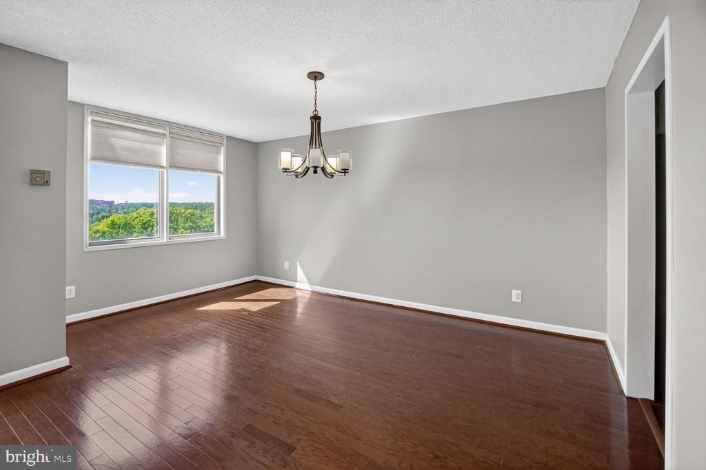 5225 POOKS HILL ROAD 1404S