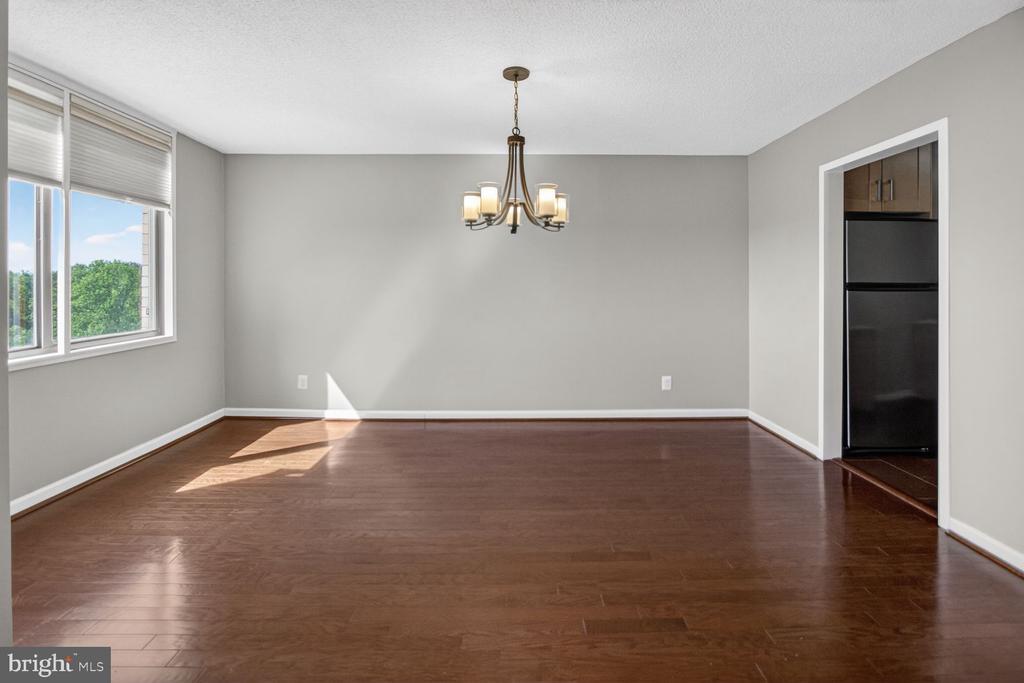 5225 POOKS HILL ROAD 1404S