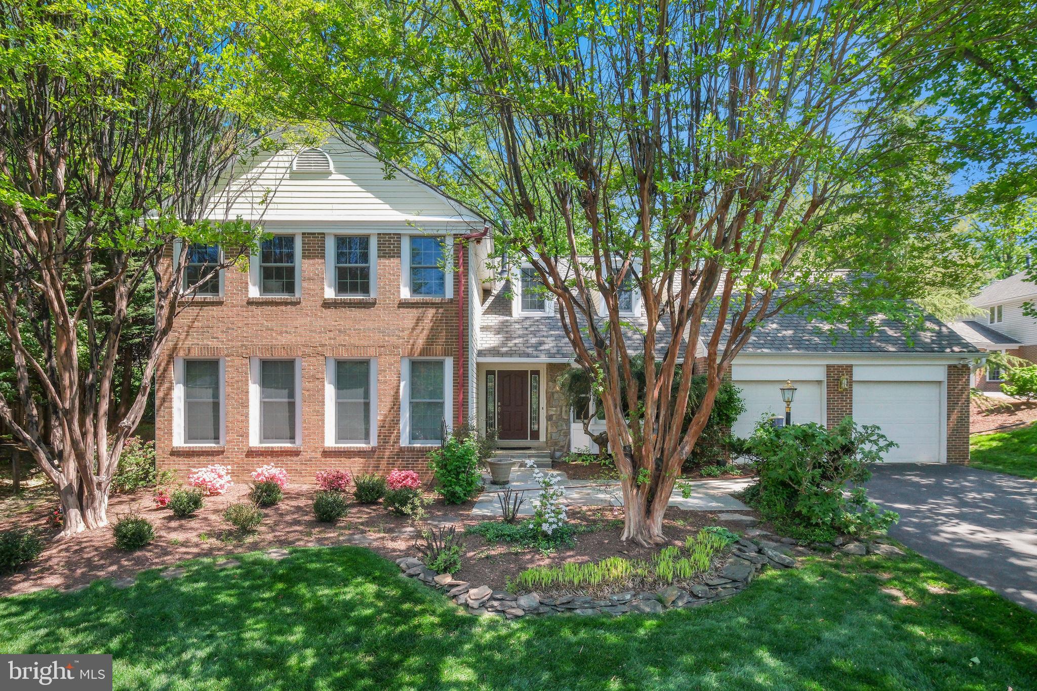 9 MAGIC MOUNTAIN COURT