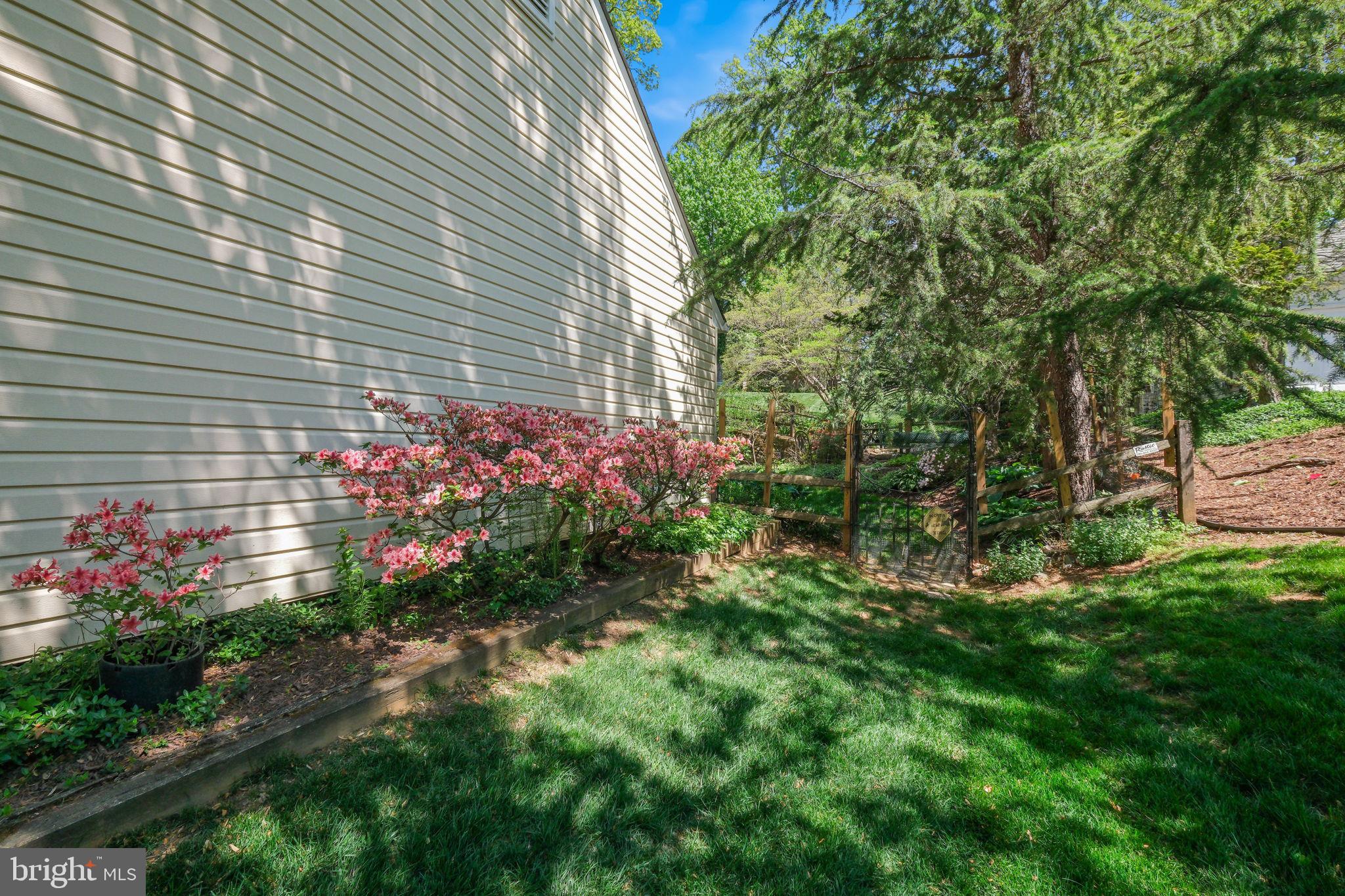 9 MAGIC MOUNTAIN COURT