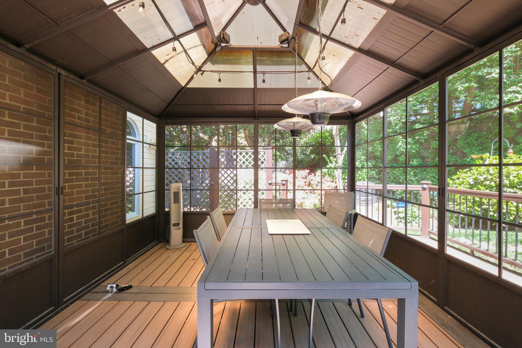 9 MAGIC MOUNTAIN COURT