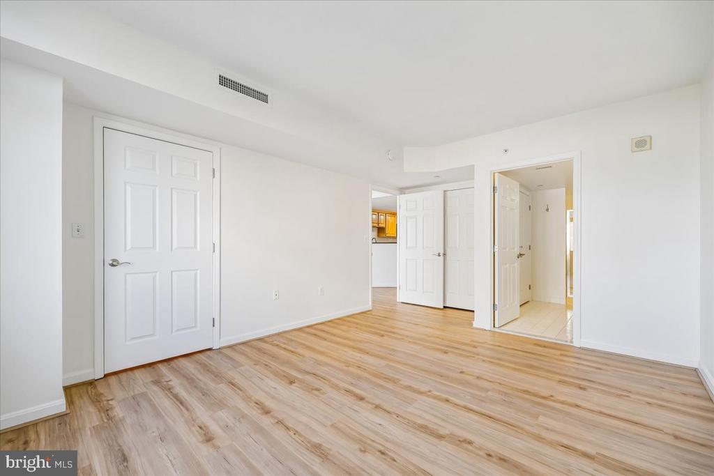 11710 OLD GEORGETOWN RD Unit: 1029