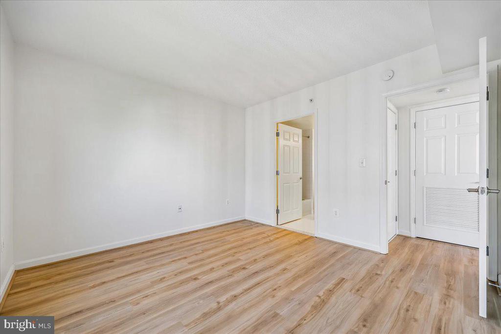 11710 OLD GEORGETOWN RD Unit: 1029
