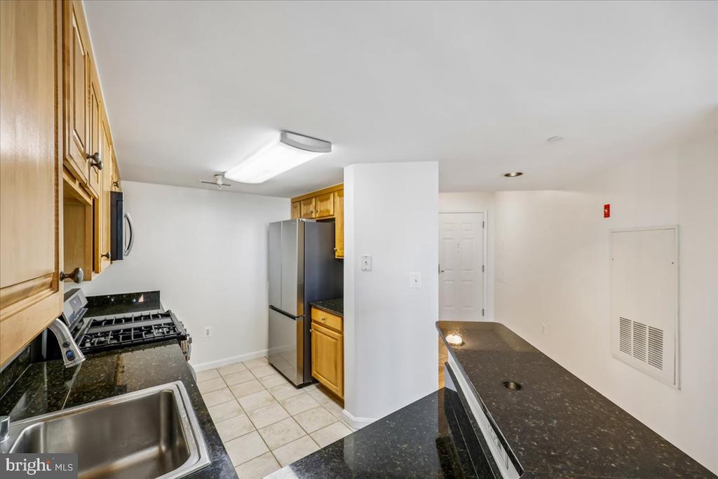11710 OLD GEORGETOWN RD Unit: 1029