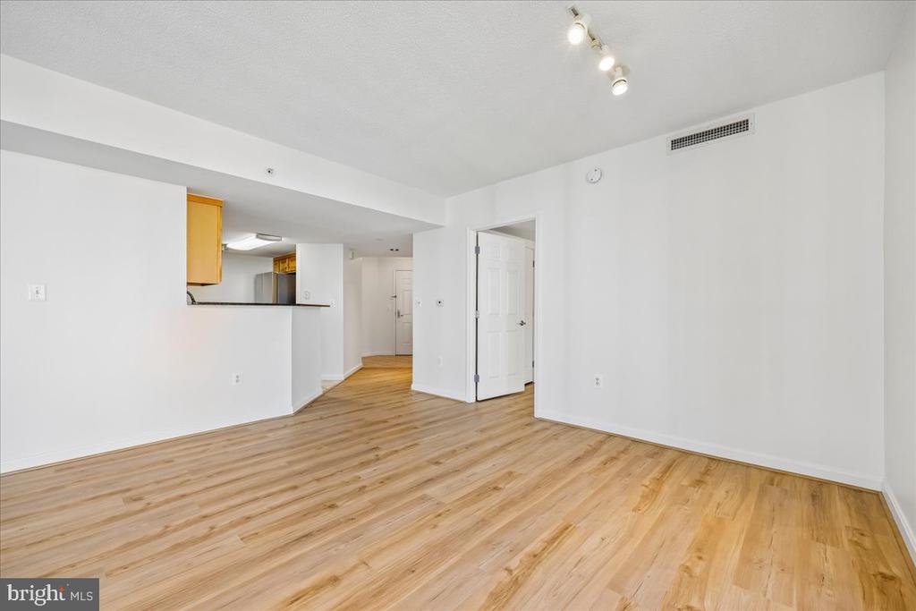 11710 OLD GEORGETOWN RD Unit: 1029