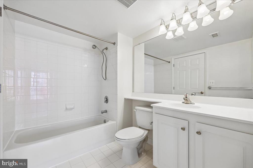 11710 OLD GEORGETOWN RD Unit: 1029