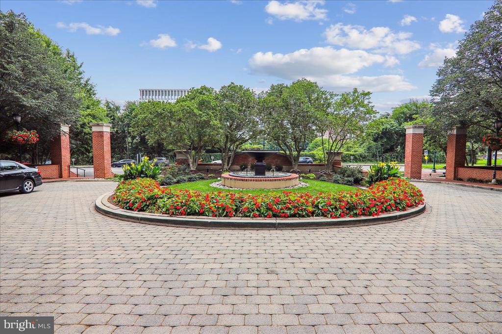11710 OLD GEORGETOWN RD Unit: 1029