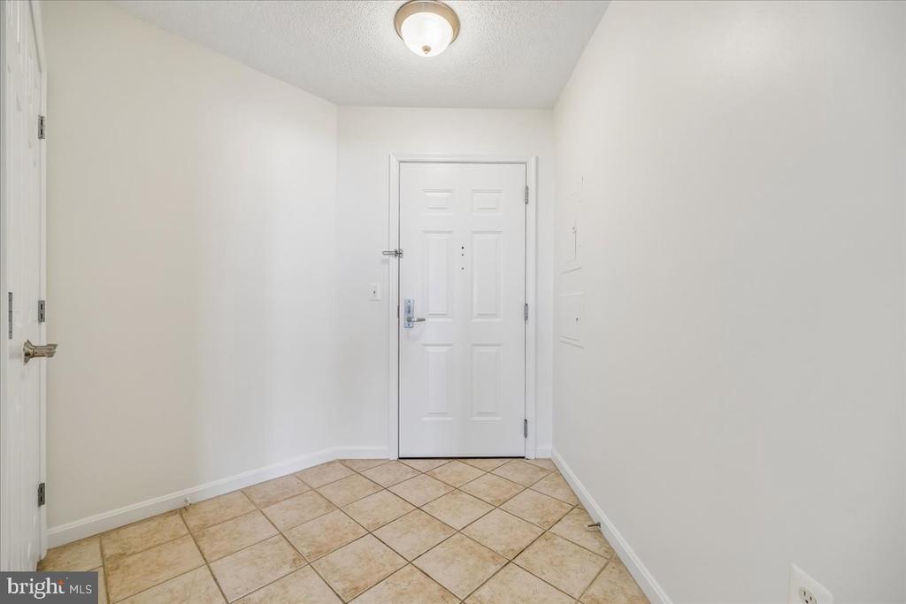 11710 OLD GEORGETOWN RD Unit: 1029