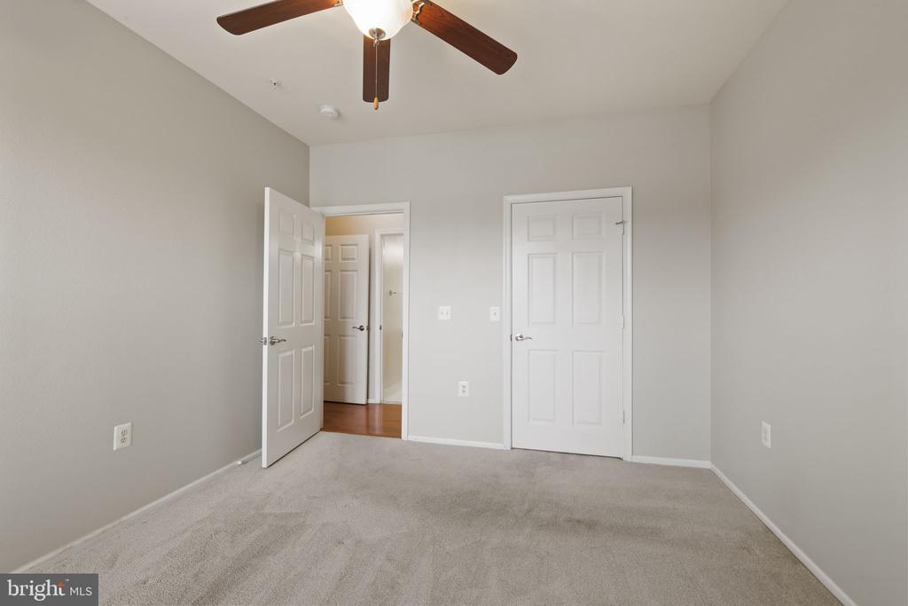 11800 OLD GEORGETOWN 1305