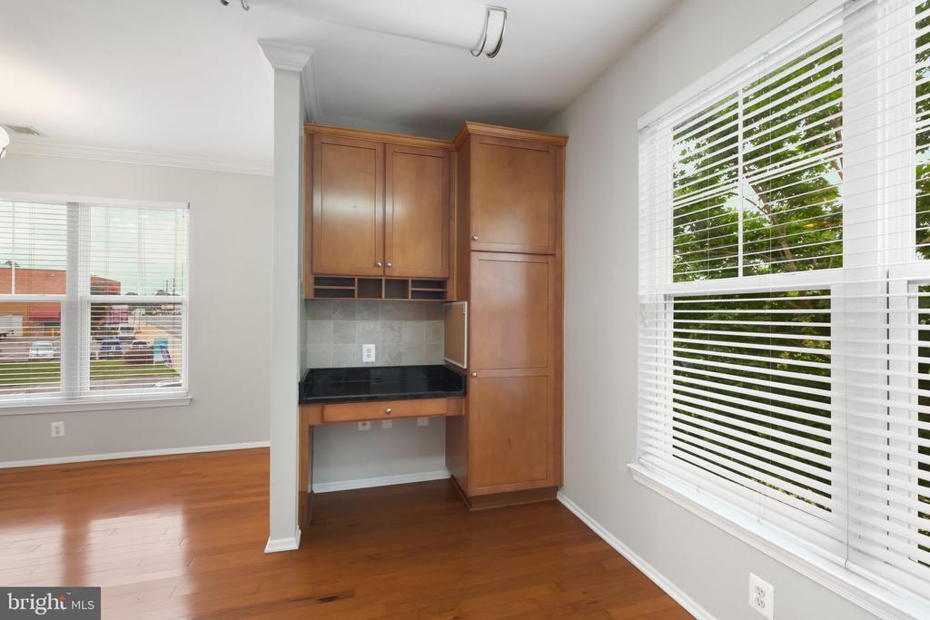 11800 OLD GEORGETOWN 1305