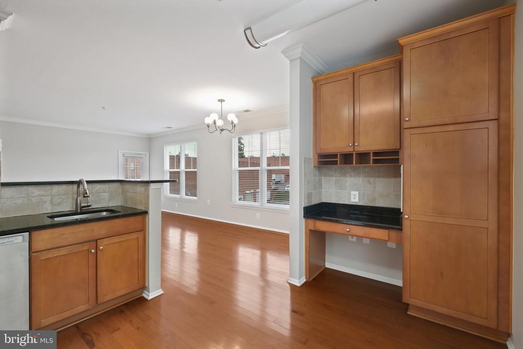 11800 OLD GEORGETOWN 1305