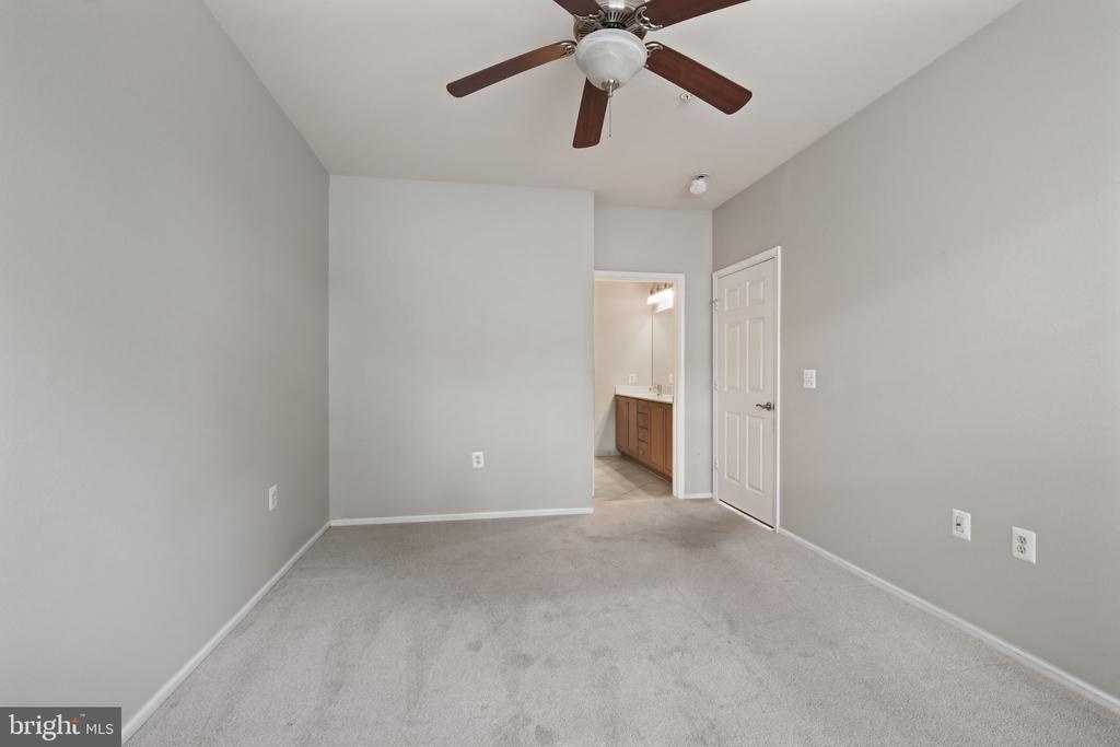 11800 OLD GEORGETOWN 1305