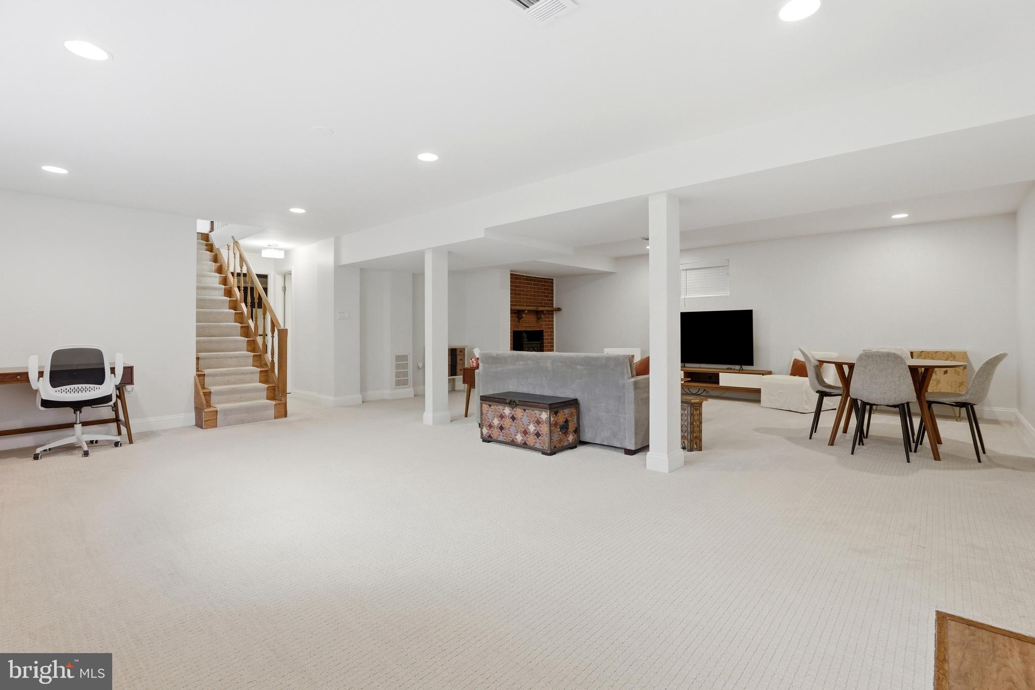 111 LILLIAN LANE