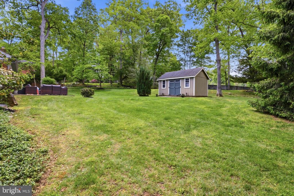 111 LILLIAN LANE