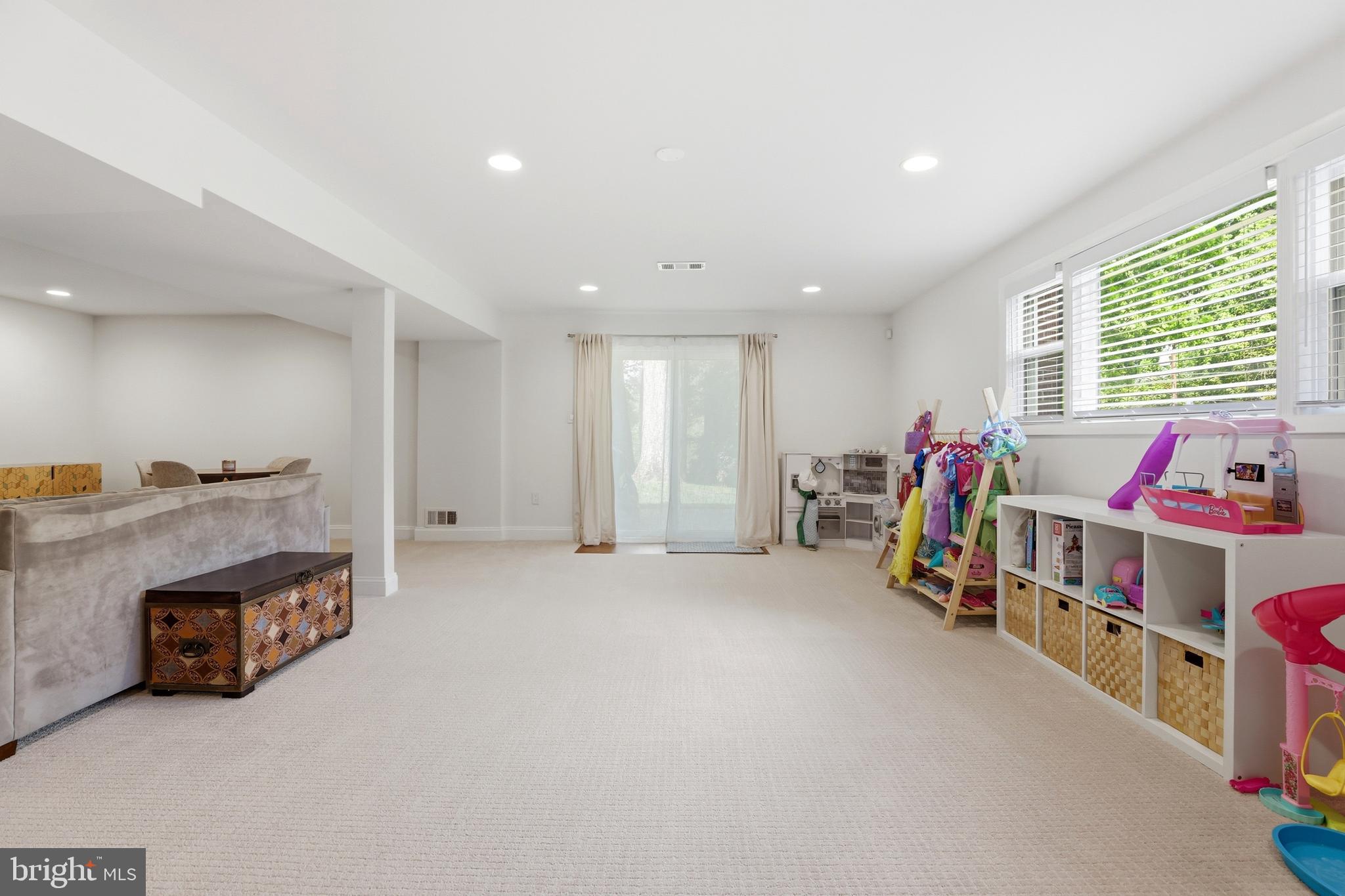 111 LILLIAN LANE