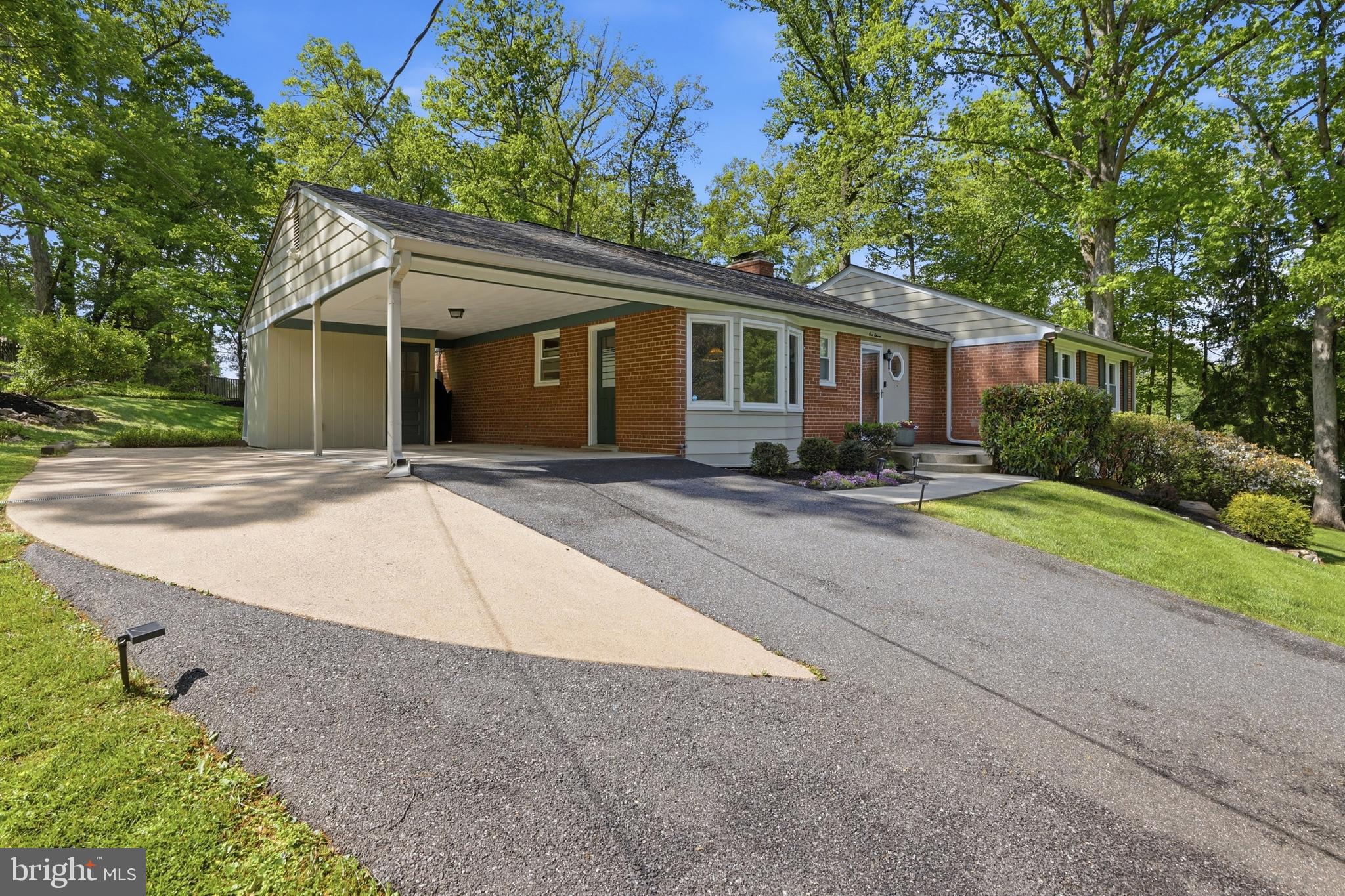 111 LILLIAN LANE