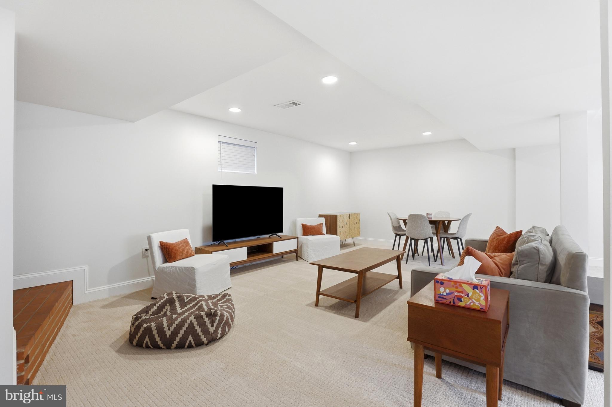 111 LILLIAN LANE