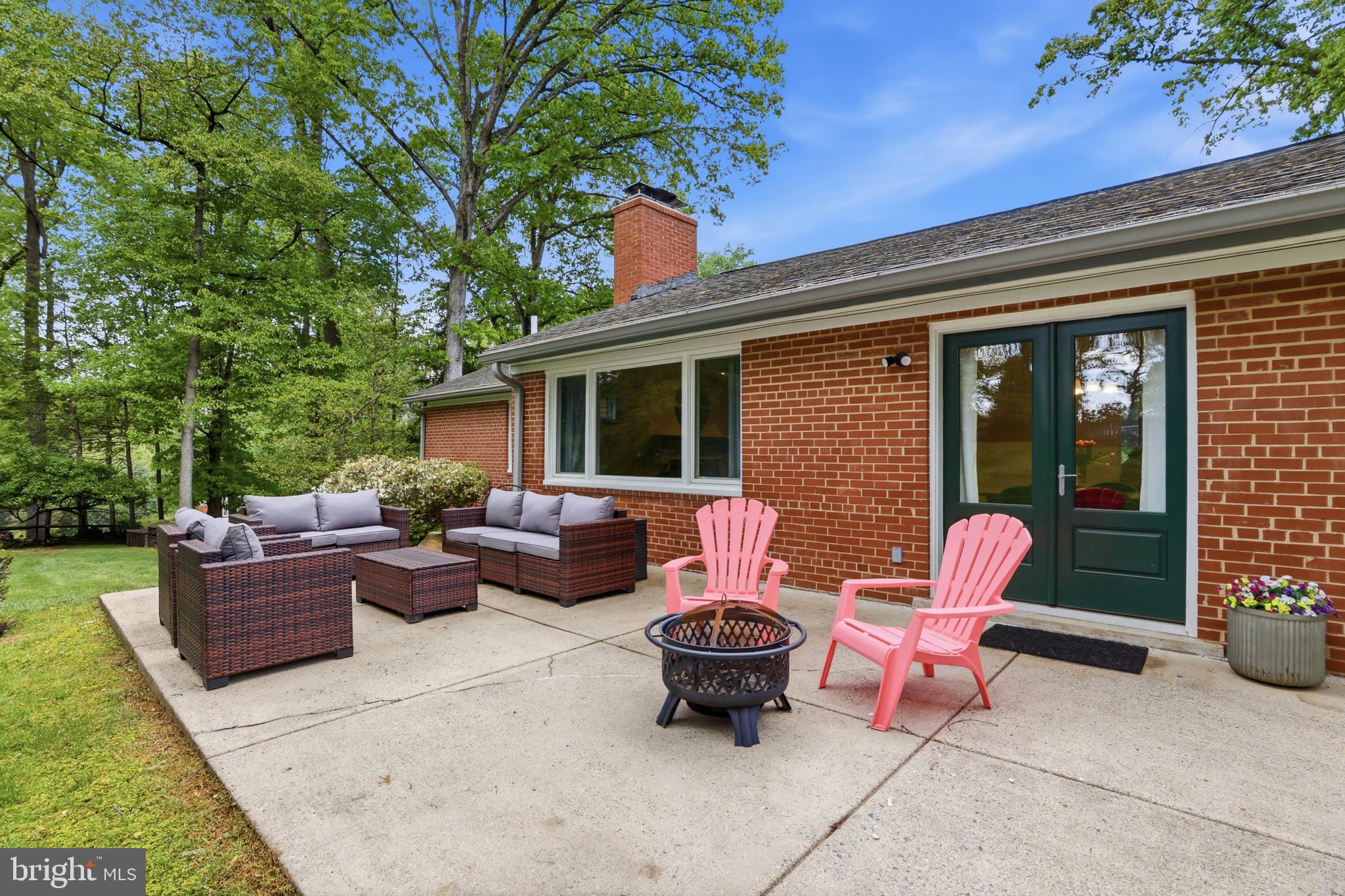 111 LILLIAN LANE