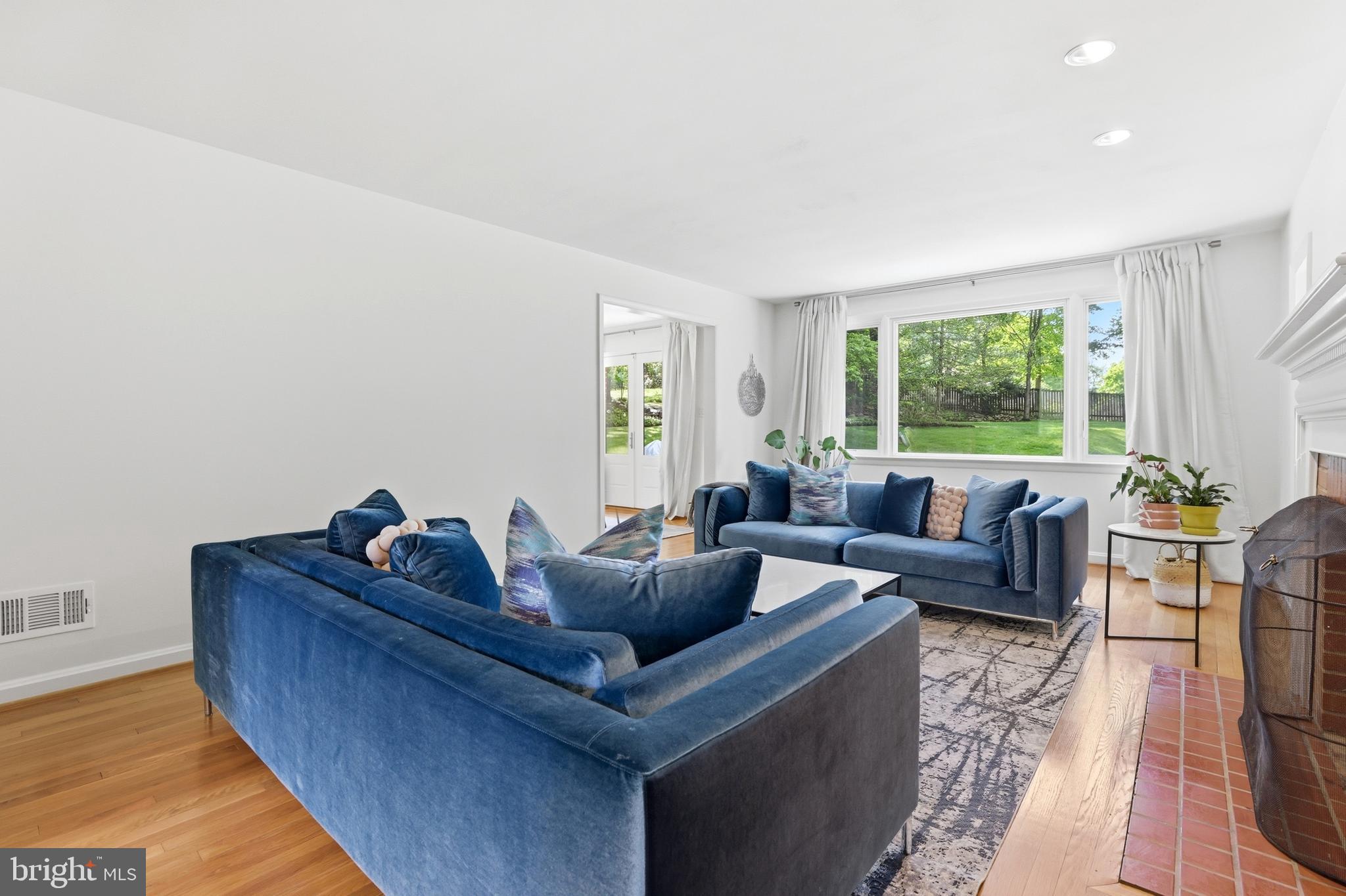 111 LILLIAN LANE