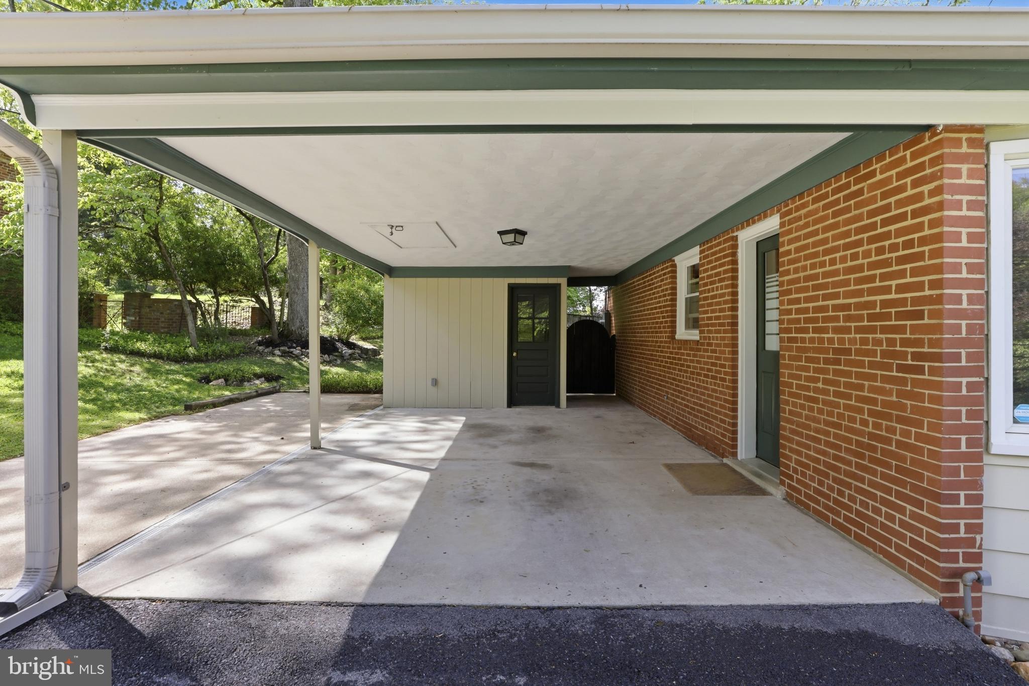 111 LILLIAN LANE