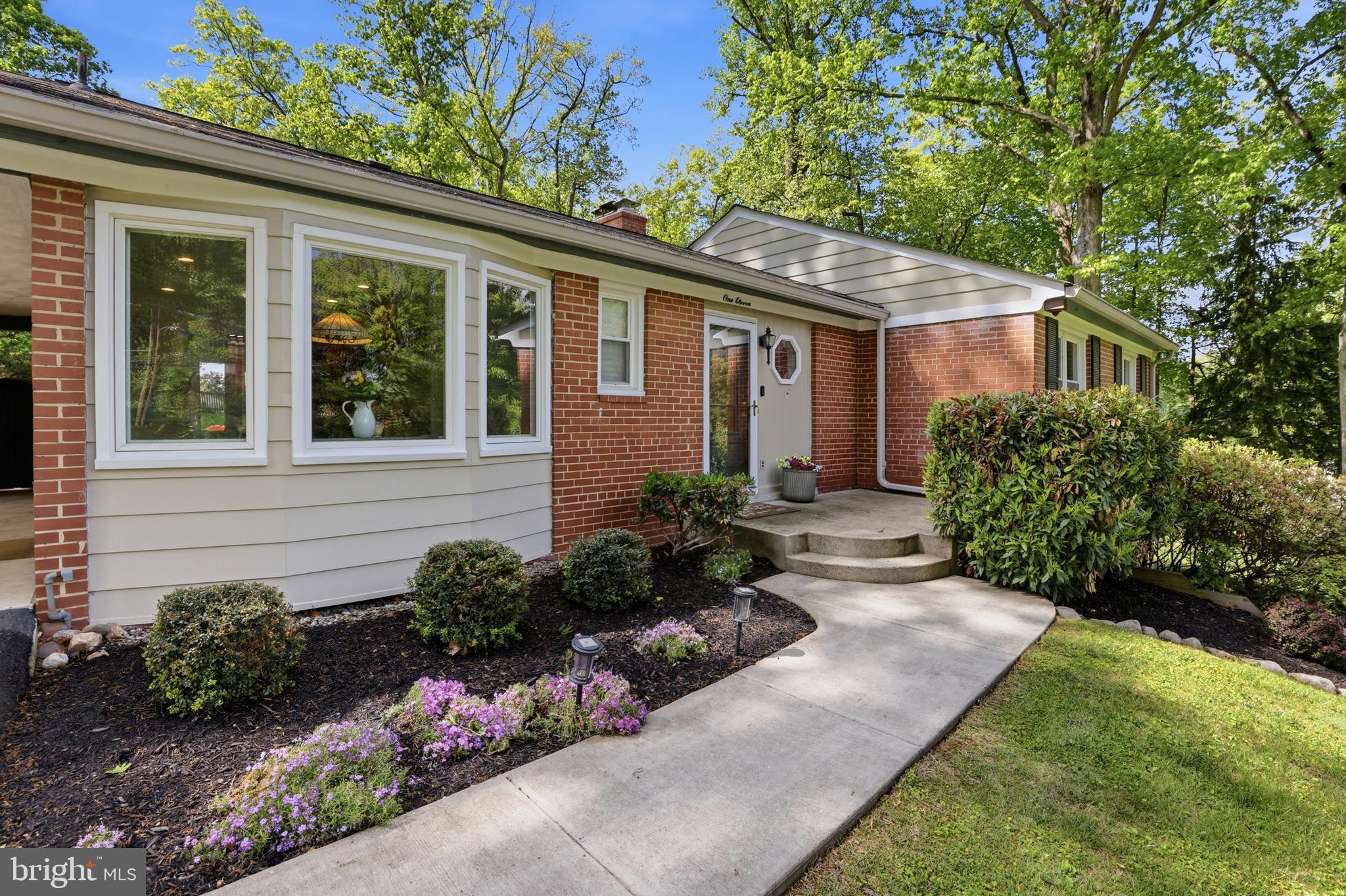 111 LILLIAN LANE