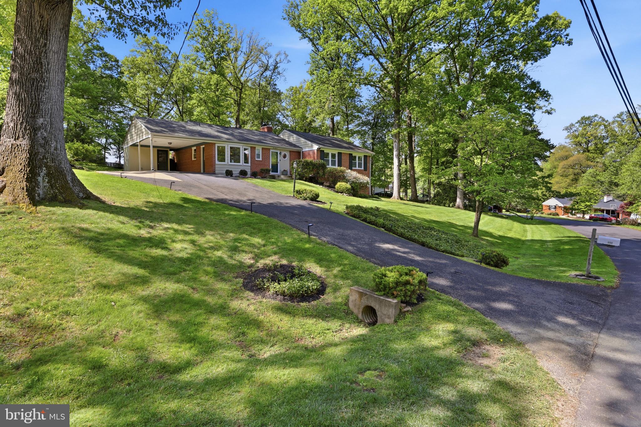 111 LILLIAN LANE