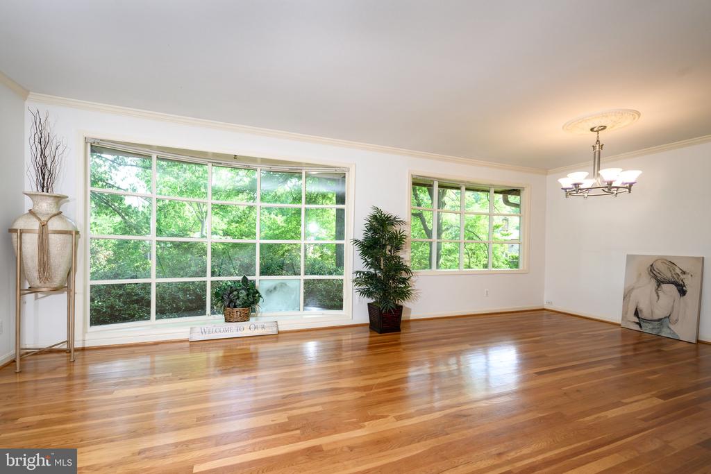 6728 SULKY LANE