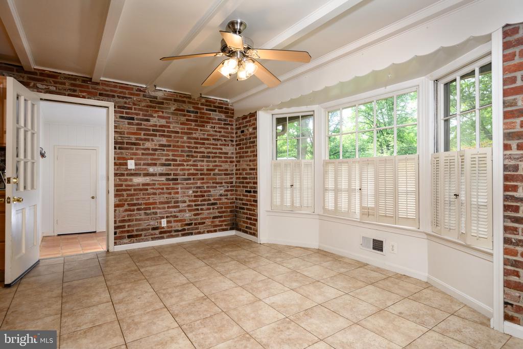 6728 SULKY LANE