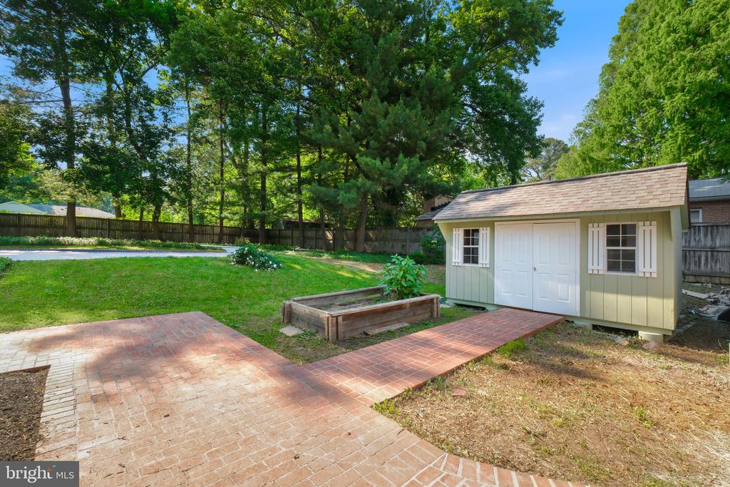 12718 MEADOWOOD DRIVE