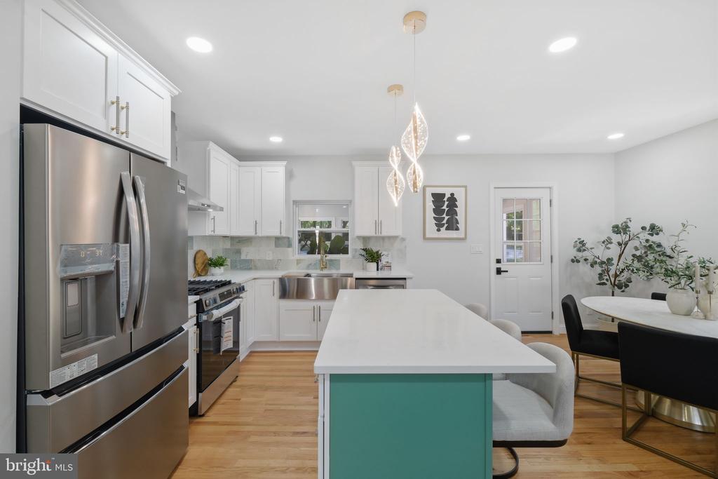 12718 MEADOWOOD DRIVE