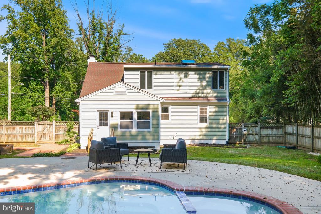 12718 MEADOWOOD DRIVE