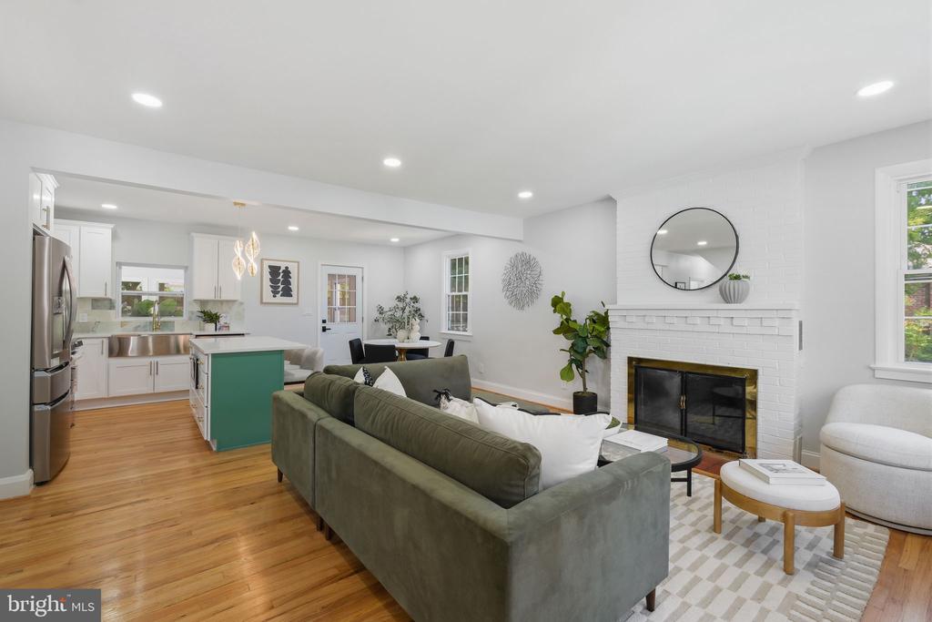 12718 MEADOWOOD DRIVE