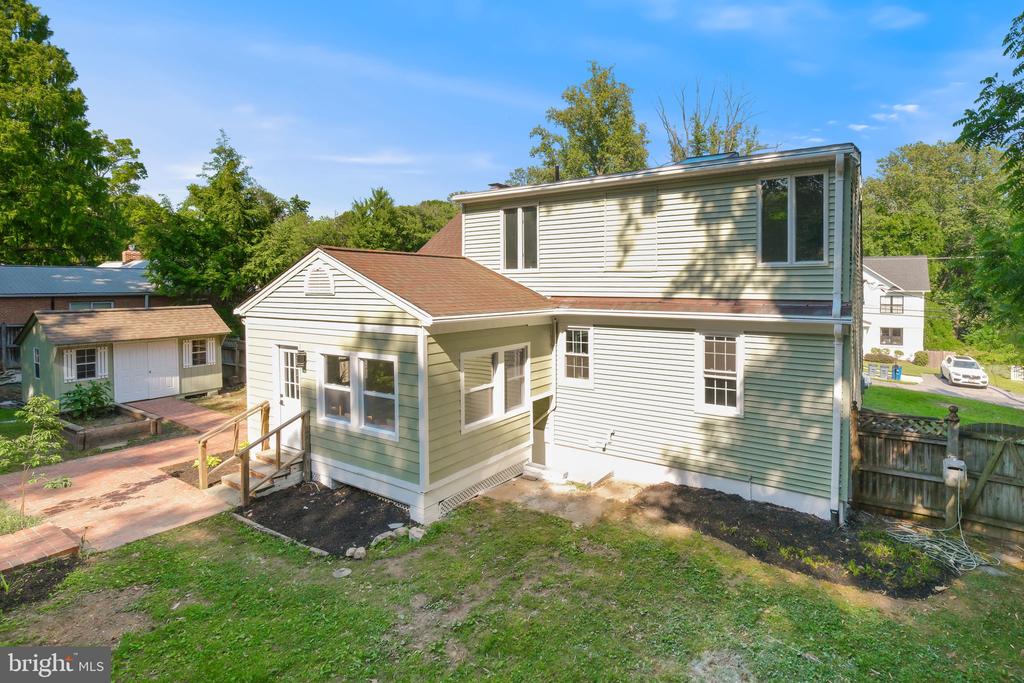 12718 MEADOWOOD DRIVE